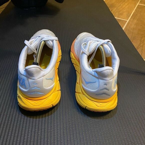 HOKA ONE ONE ARAHI 6 - Women’s Running Shoes - SIZE 10.5B - Picture 3 of 11